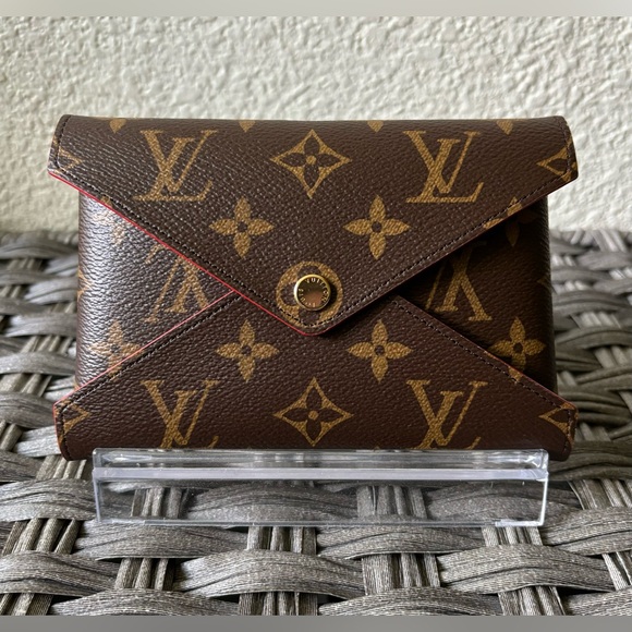 Louis Vuitton Handbags - Louis Vuitton Medium Monogram Kirigami Pouch ❤️